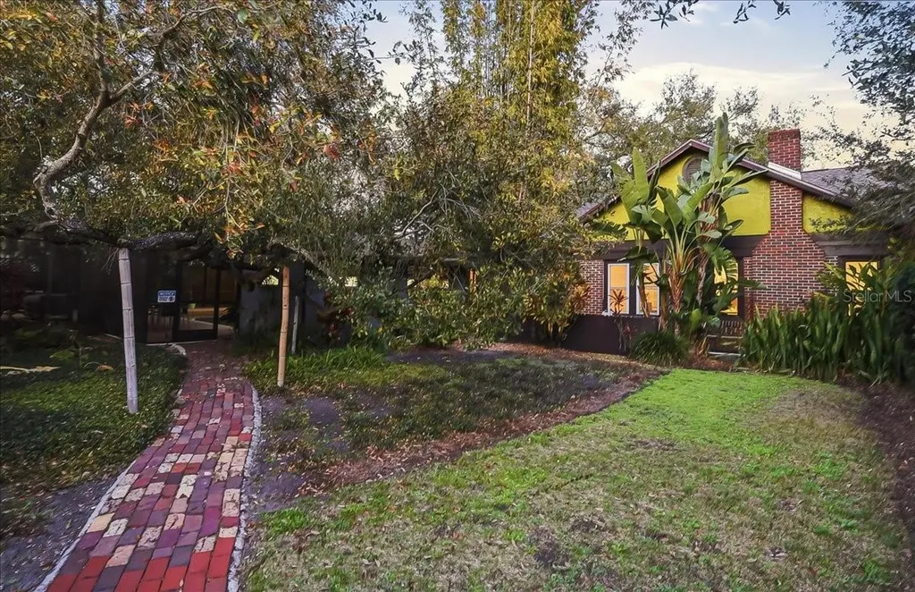 2313 W Bristol Avenue Tampa FL 33609