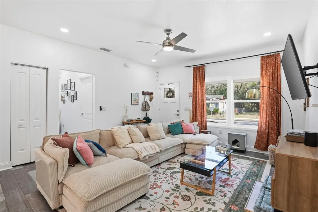318 NE 19th Street Gainesville FL 32641