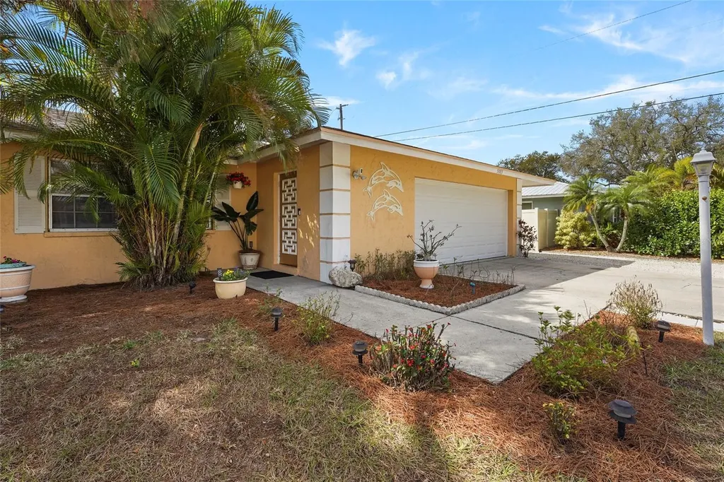 5003 20th Avenue W Bradenton FL 34209