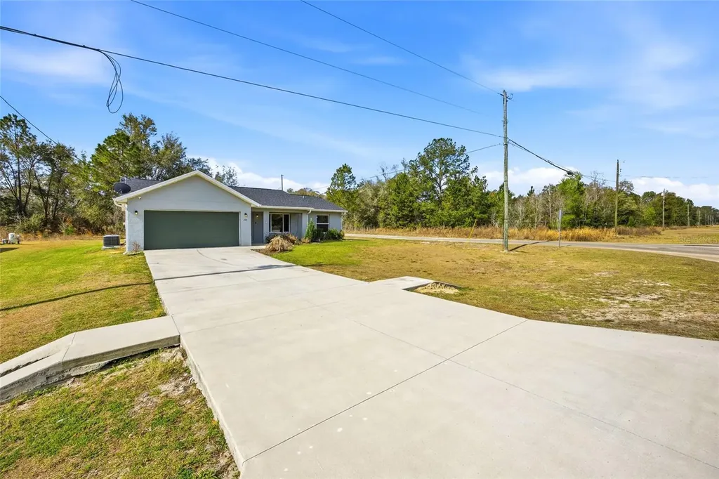 224 Fisher Road Ocklawaha FL 32179