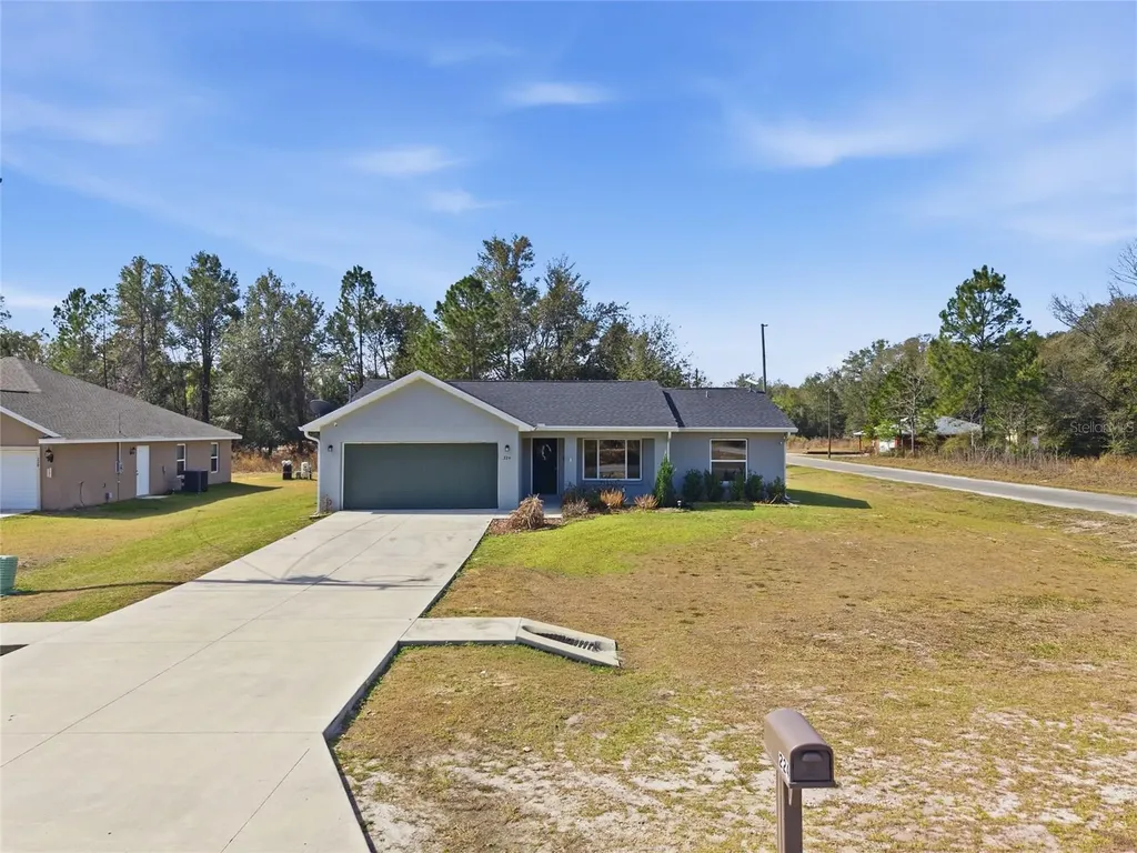 224 Fisher Road Ocklawaha FL 32179