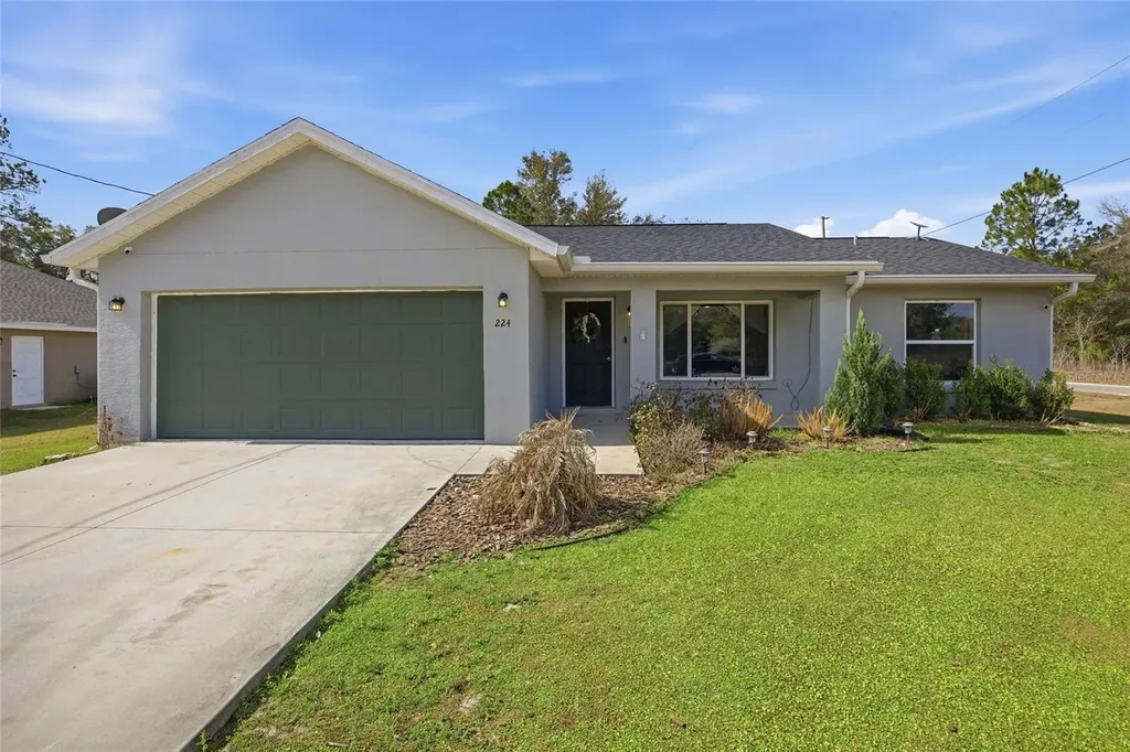 224 Fisher Road Ocklawaha FL 32179