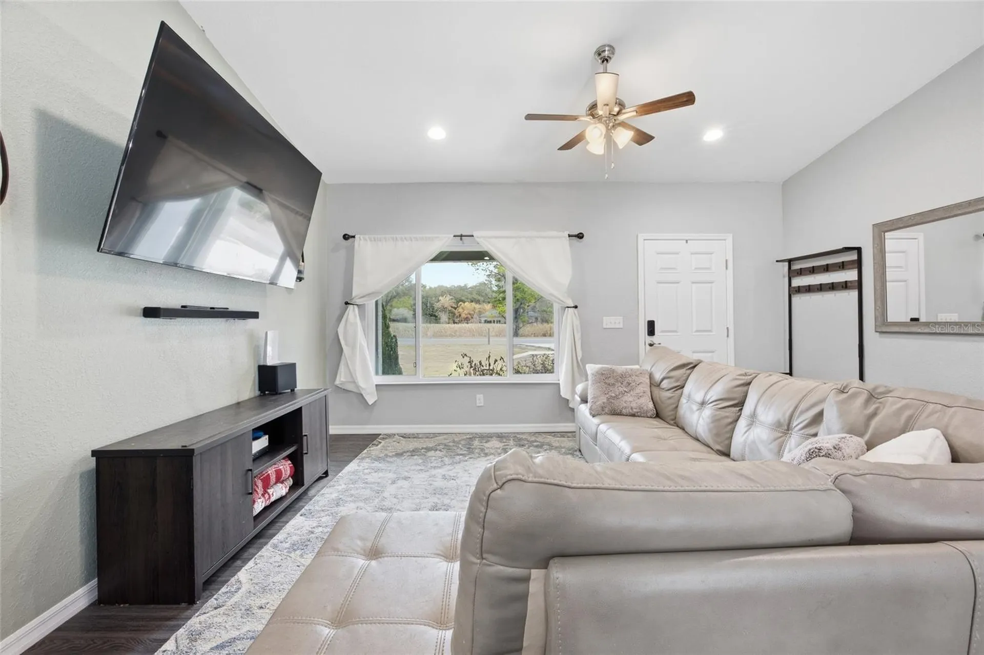 224 Fisher Road Ocklawaha FL 32179