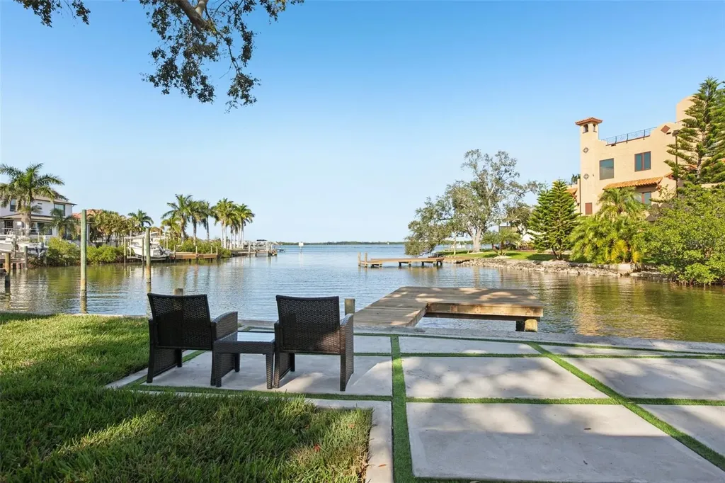 1739 Bayou Grande Boulevard NE St Petersburg FL 33703