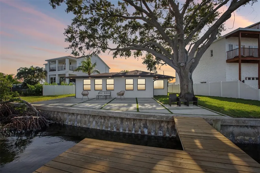 1739 Bayou Grande Boulevard NE St Petersburg FL 33703