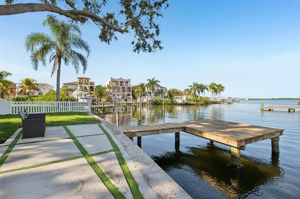 1739 Bayou Grande Boulevard NE St Petersburg FL 33703