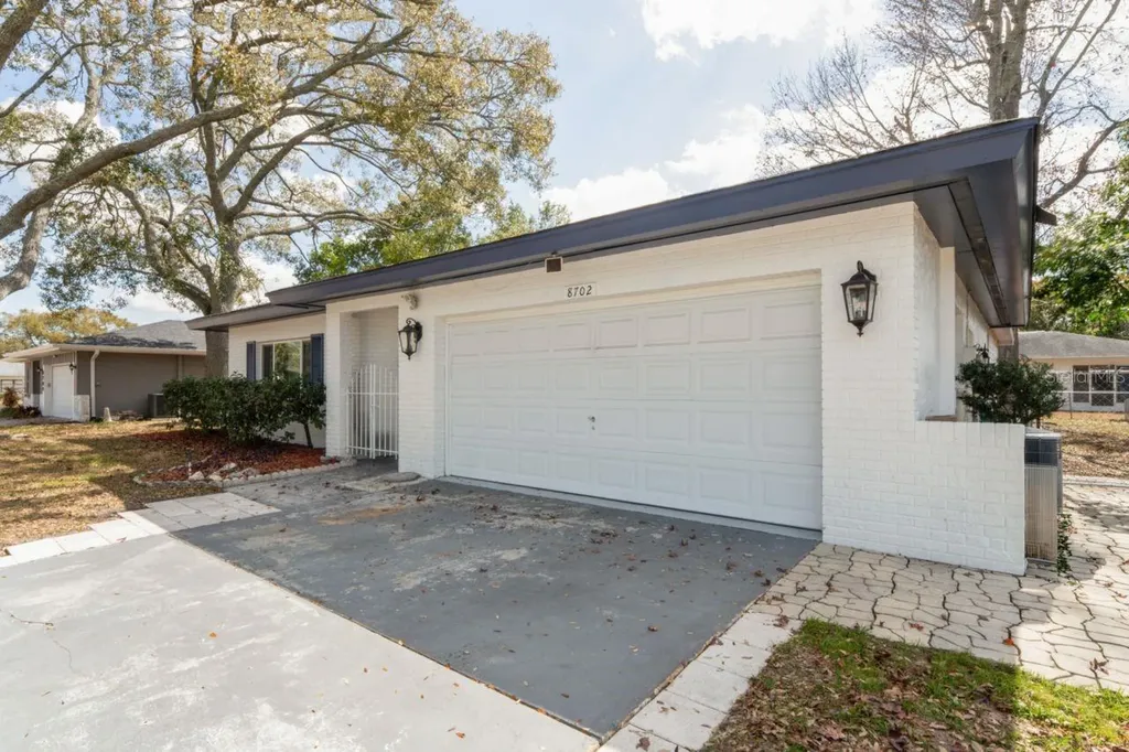 8702 Seeley Lane Hudson FL 34667