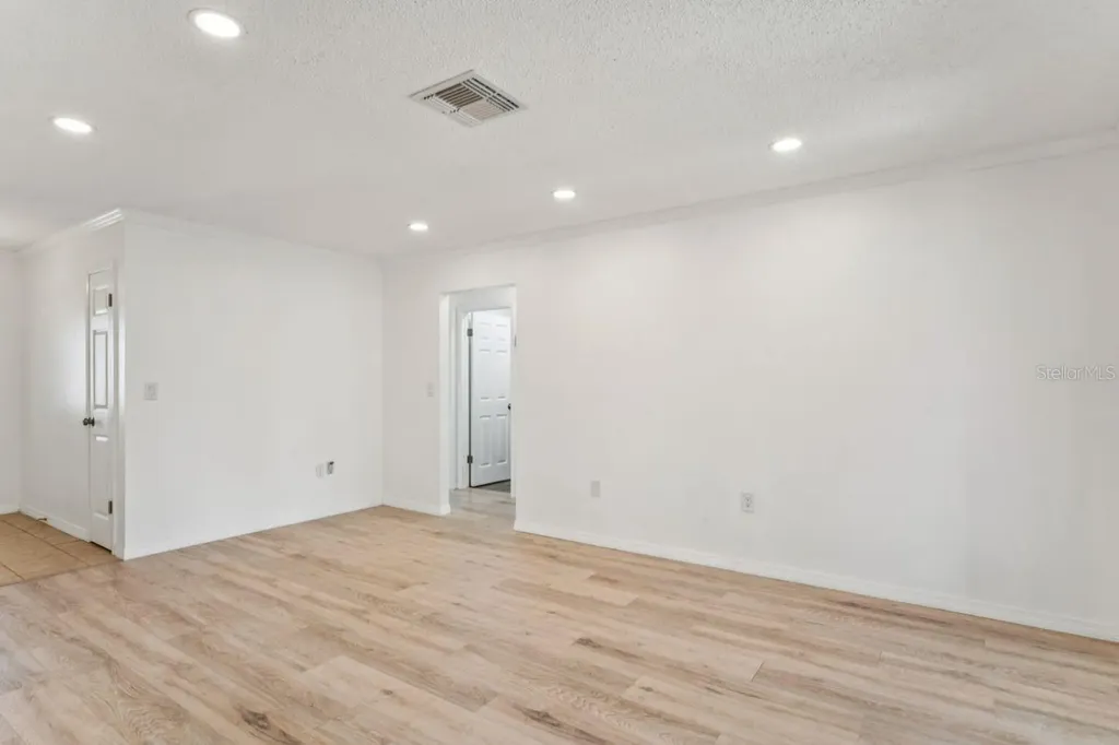8702 Seeley Lane Hudson FL 34667