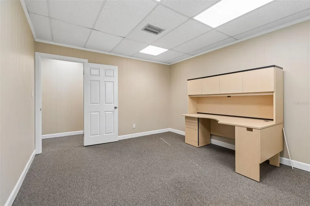 1046 W Busch Boulevard Tampa FL 33612