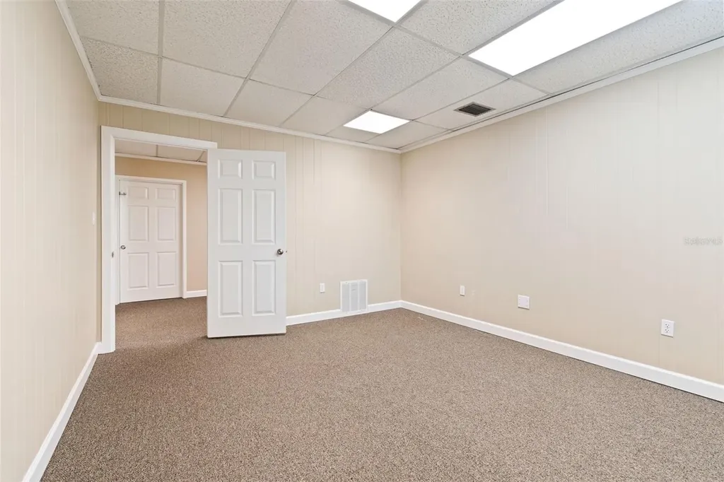 1046 W Busch Boulevard Tampa FL 33612