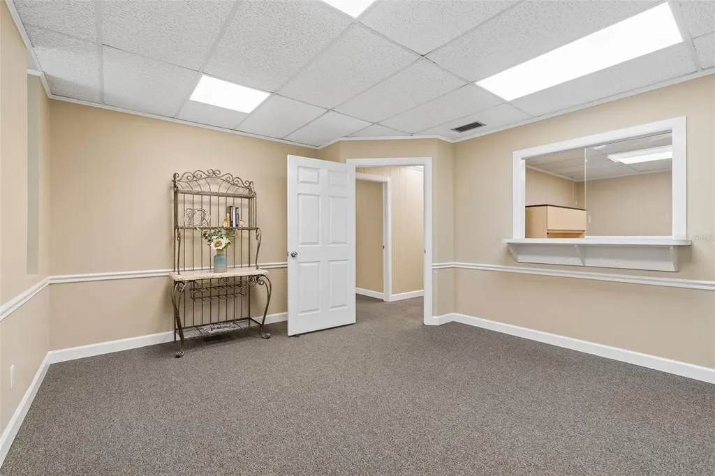 1046 W Busch Boulevard Tampa FL 33612