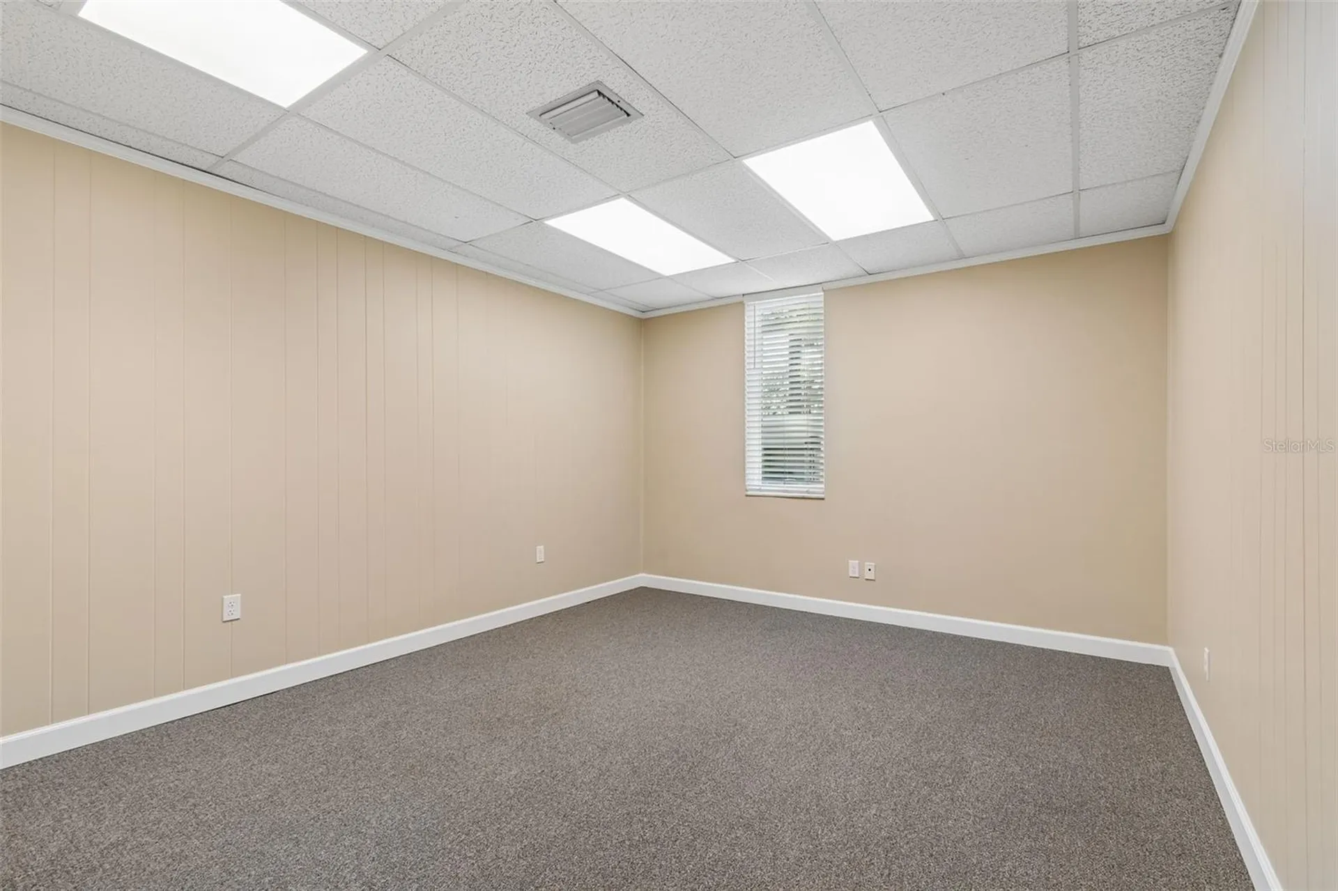 1046 W Busch Boulevard Tampa FL 33612