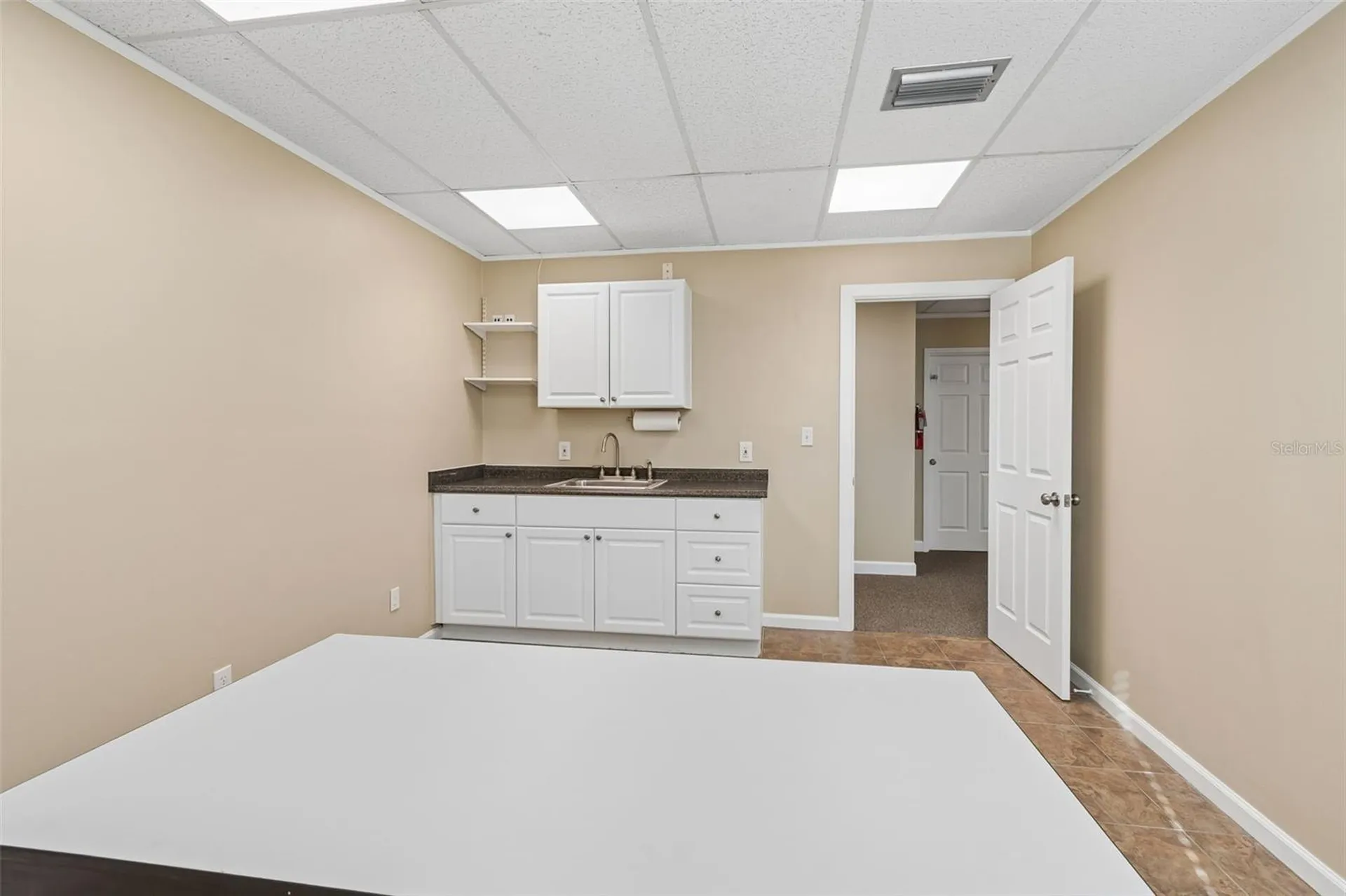 1046 W Busch Boulevard Tampa FL 33612