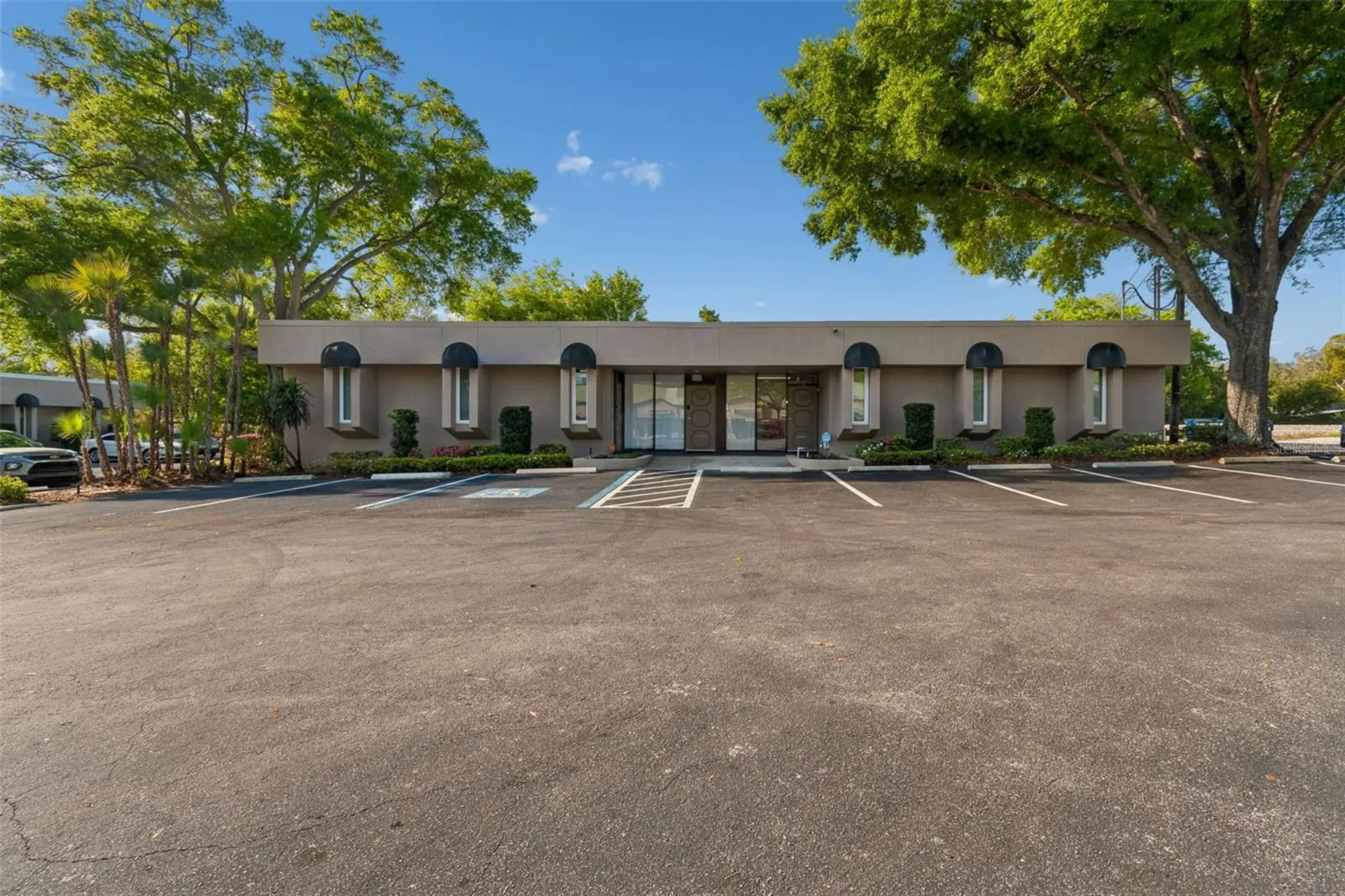 1046 W Busch Boulevard Tampa FL 33612