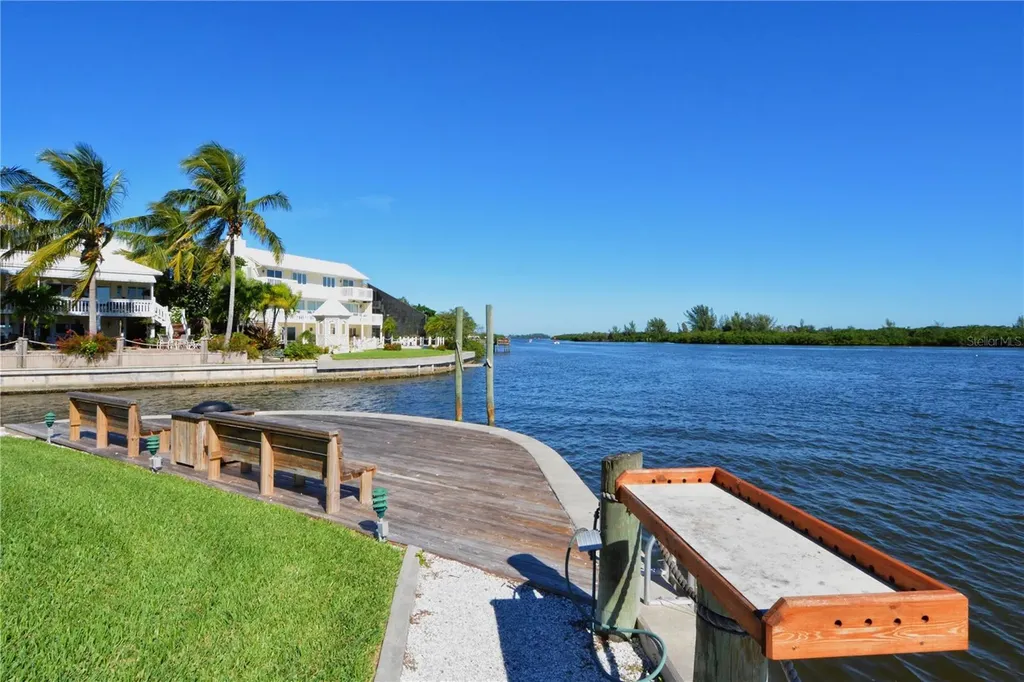 1350 Siesta Bayside Drive Sarasota FL 34242