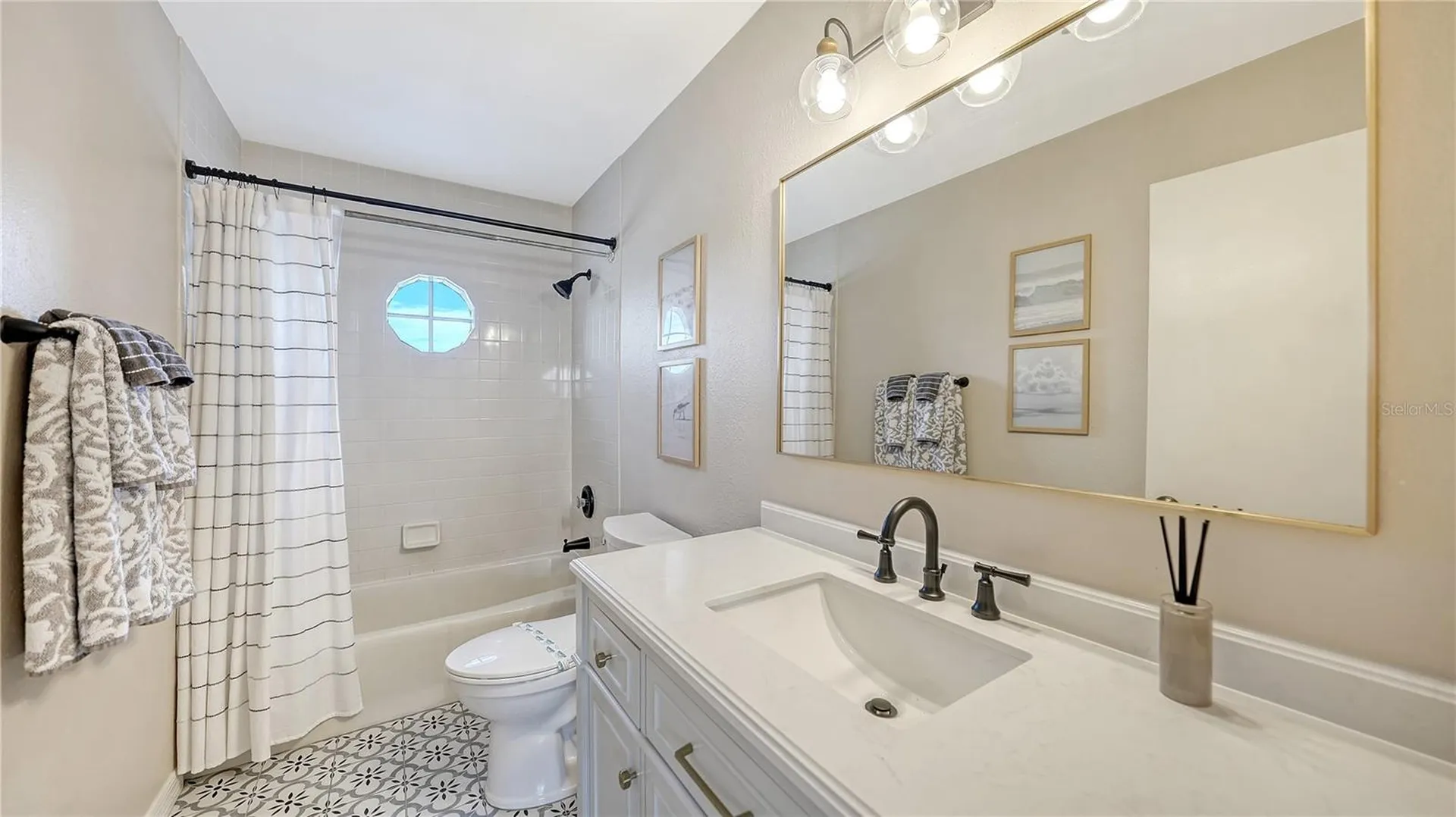 1350 Siesta Bayside Drive Sarasota FL 34242