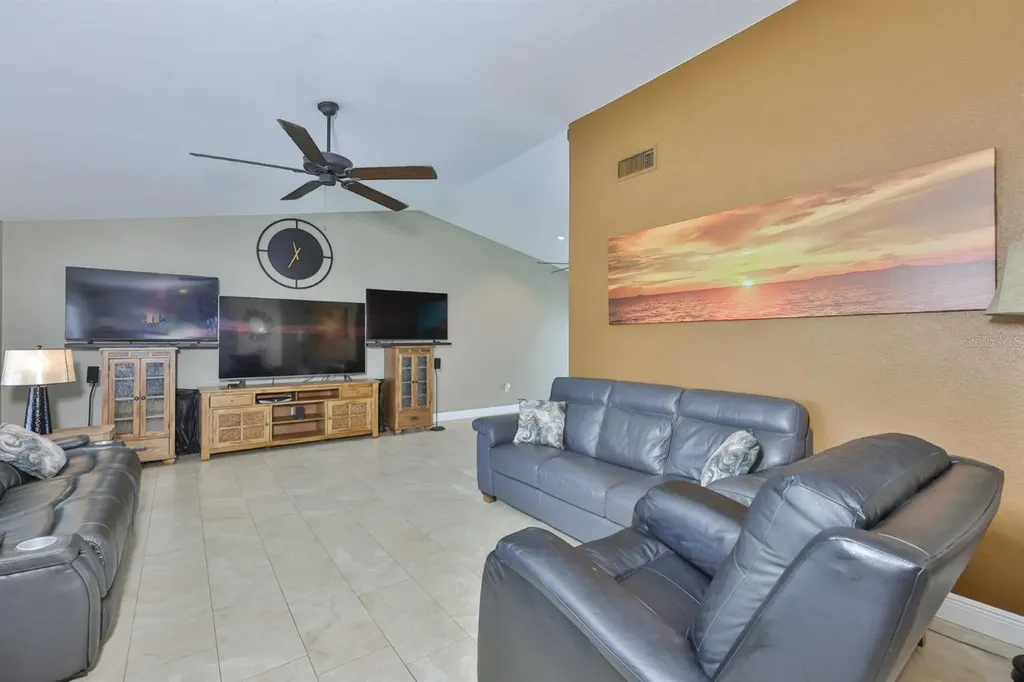 9275 133rd Street Seminole FL 33776