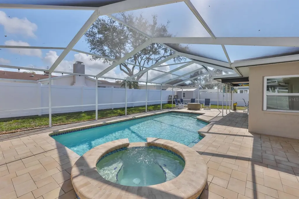 9275 133rd Street Seminole FL 33776