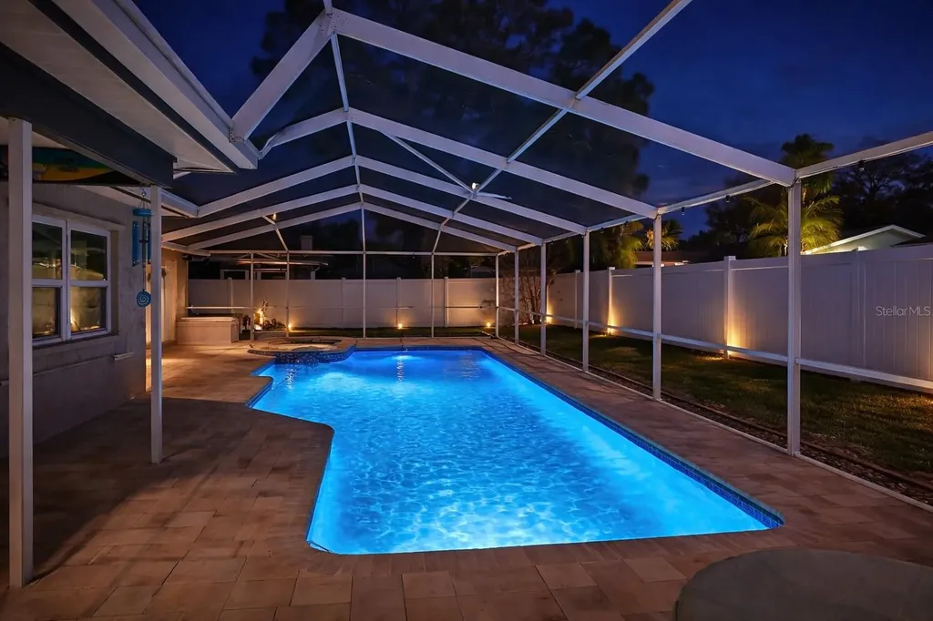 9275 133rd Street Seminole FL 33776