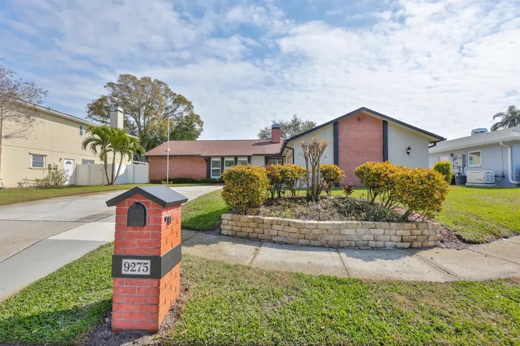 9275 133rd Street Seminole FL 33776