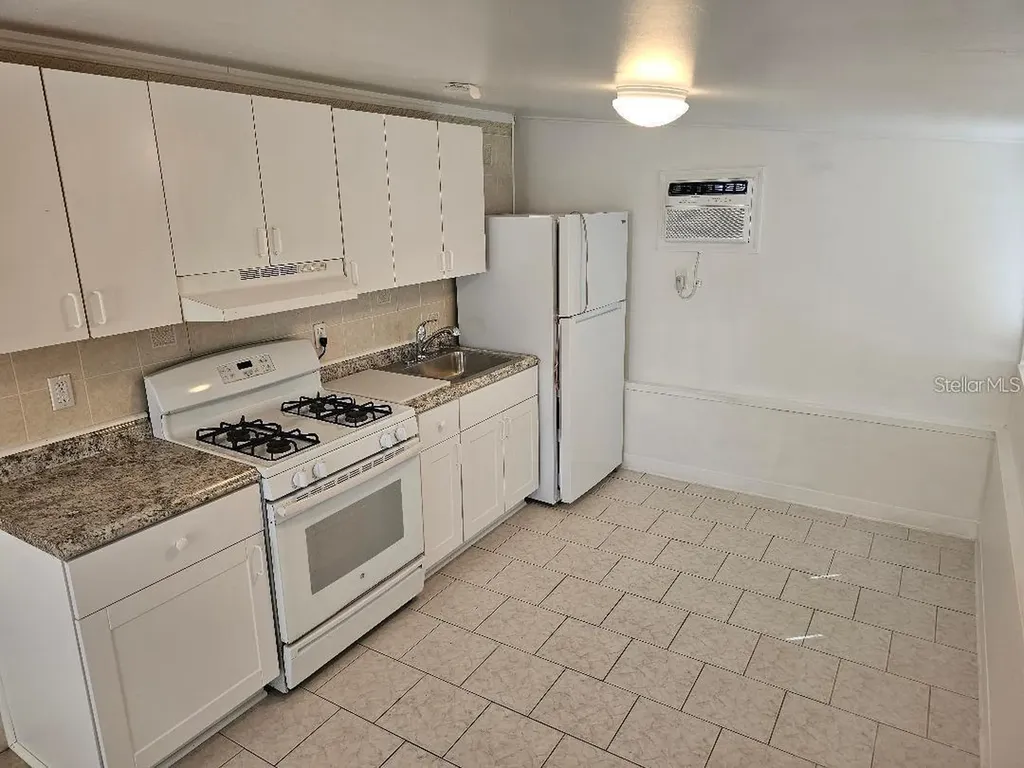 103 32nd Street NW Bradenton FL 34205