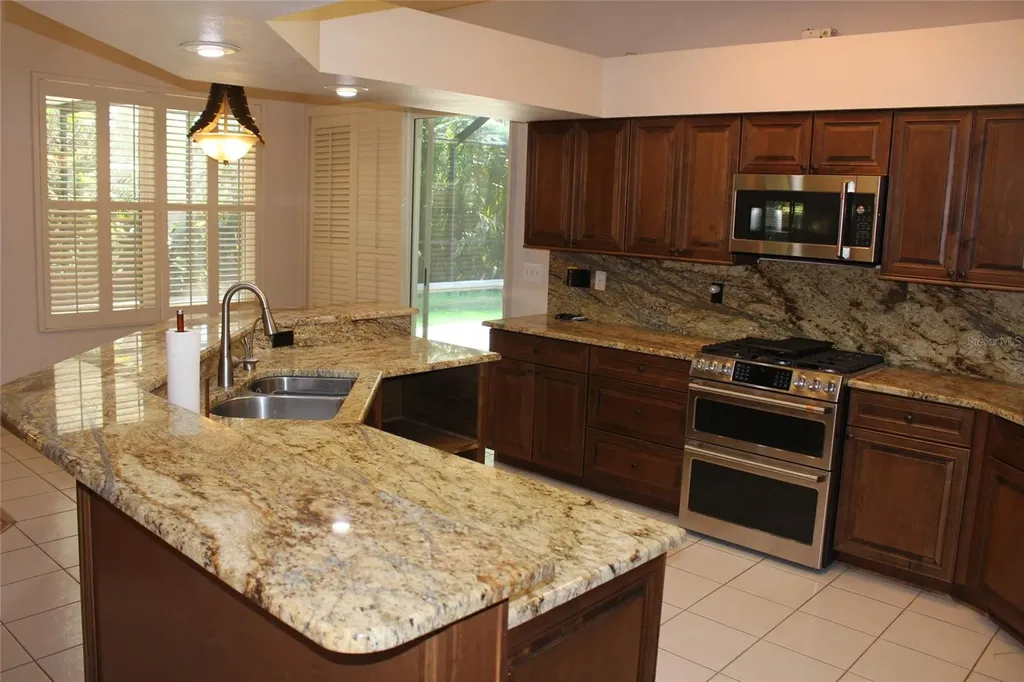 2303 Oxford Court Safety Harbor FL 34695