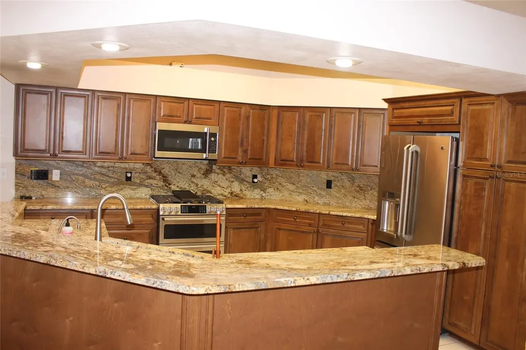 2303 Oxford Court Safety Harbor FL 34695