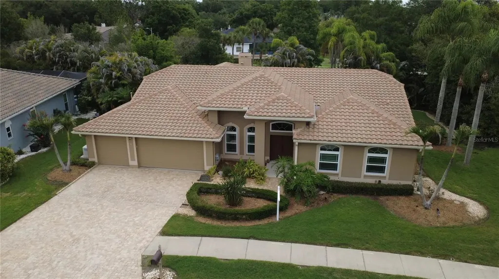 2303 Oxford Court Safety Harbor FL 34695