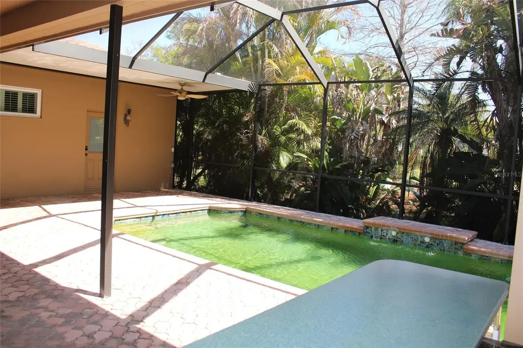 2303 Oxford Court Safety Harbor FL 34695