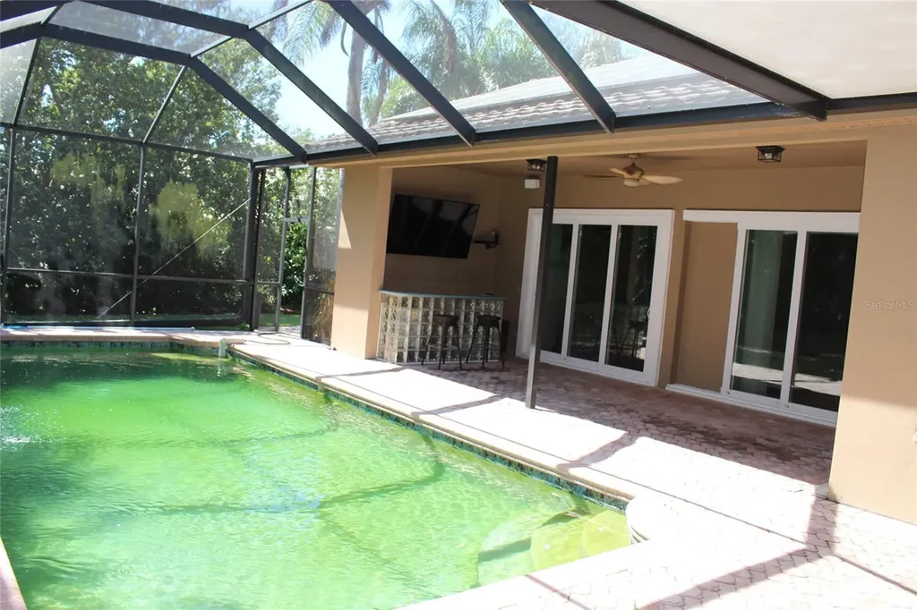 2303 Oxford Court Safety Harbor FL 34695