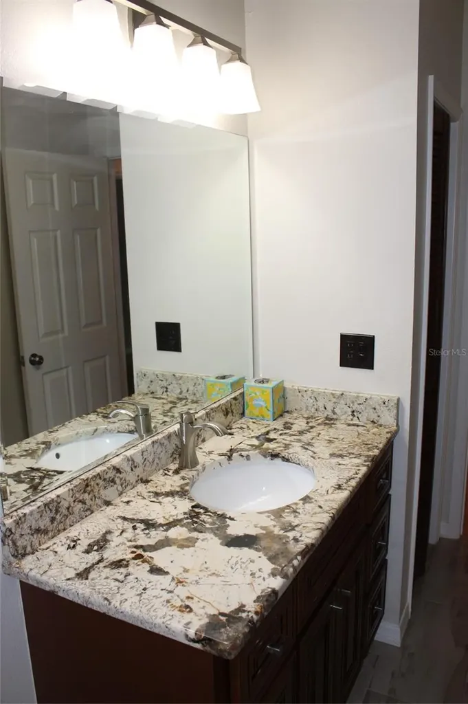 2303 Oxford Court Safety Harbor FL 34695