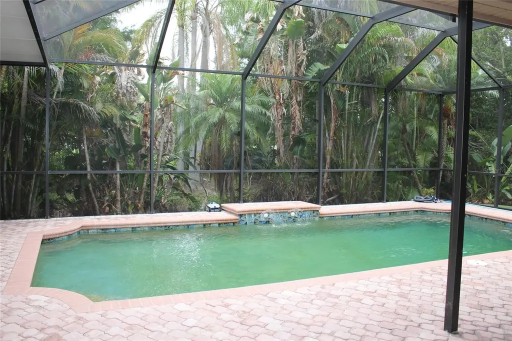 2303 Oxford Court Safety Harbor FL 34695