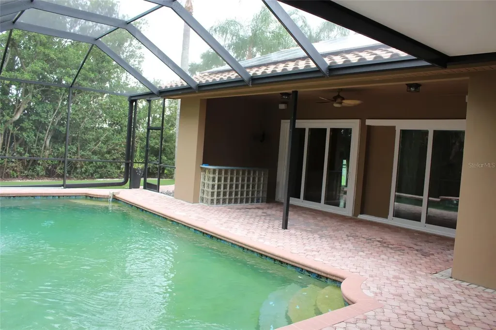 2303 Oxford Court Safety Harbor FL 34695