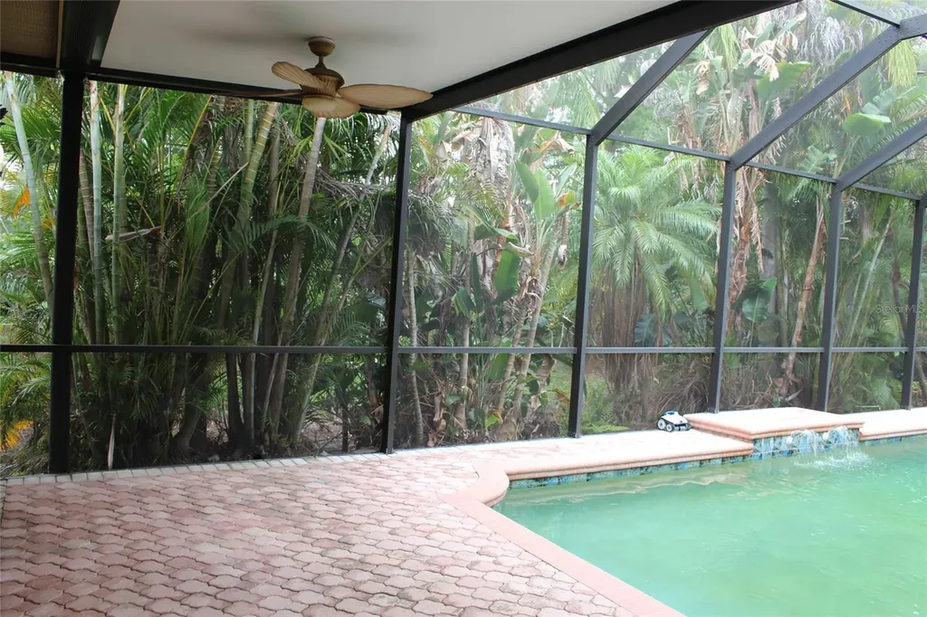 2303 Oxford Court Safety Harbor FL 34695