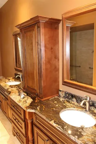 2303 Oxford Court Safety Harbor FL 34695