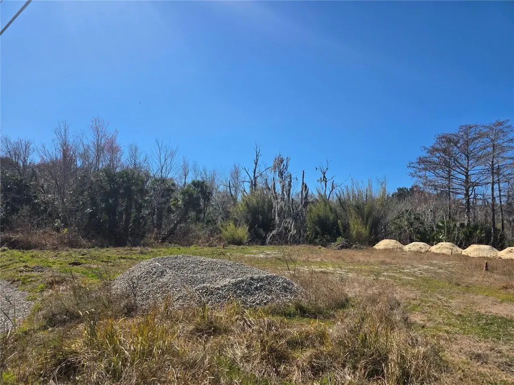 470 N State Road 415 Osteen FL 32764