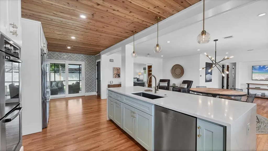 2411 Valencia Drive Sarasota FL 34239