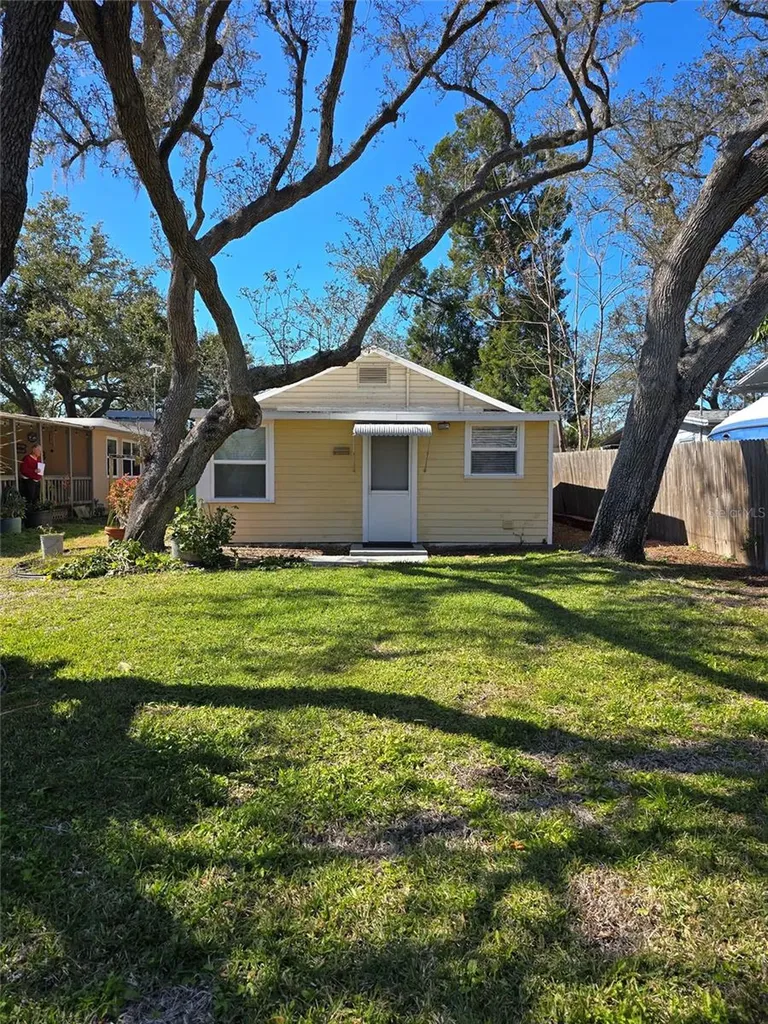 533 S Glenwood Avenue Clearwater FL 33756