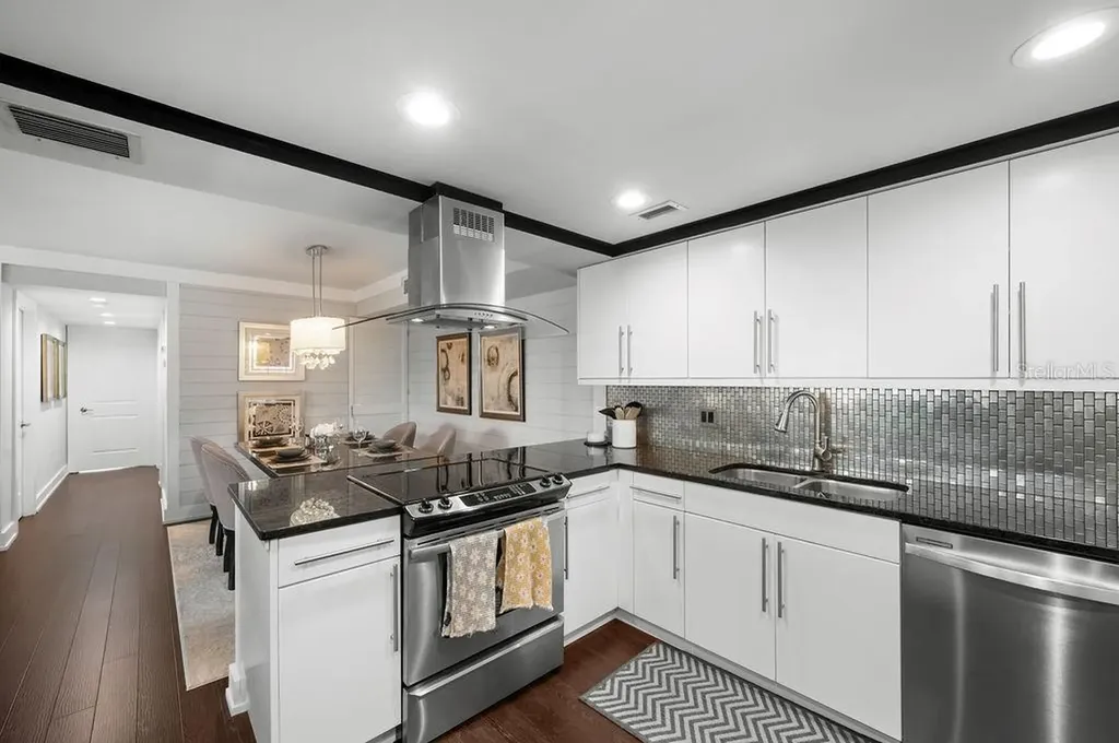 2295 Gulf Of Mexico Drive Longboat Key FL 34228