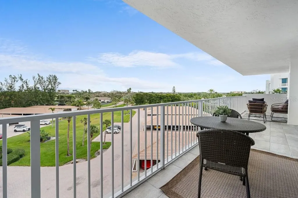 2295 Gulf Of Mexico Drive Longboat Key FL 34228