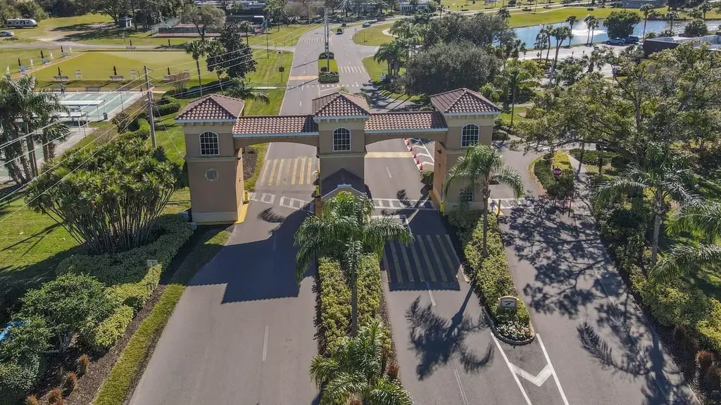 1015 Harefield Circle Sun City Center FL 33573