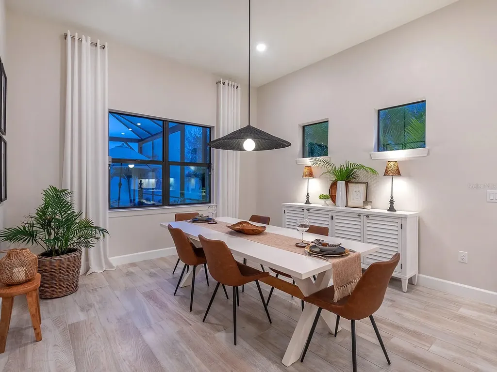 716 Sigsbee Loop Sarasota FL 34240