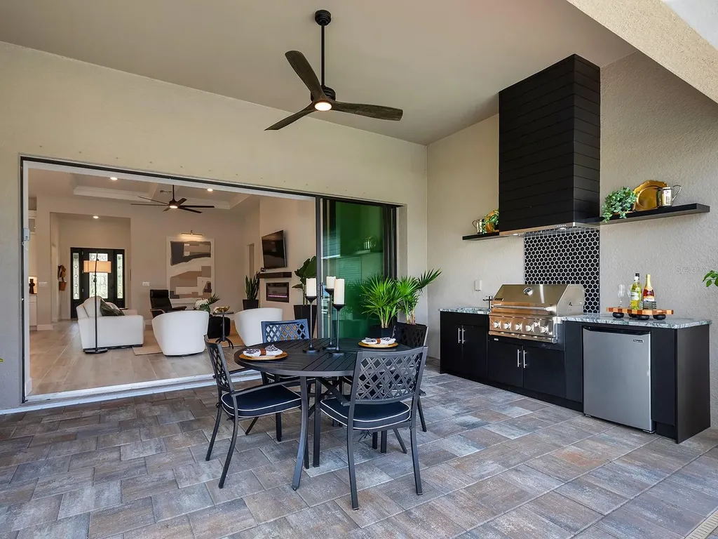 716 Sigsbee Loop Sarasota FL 34240