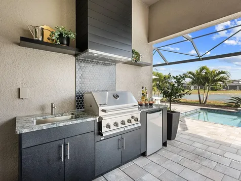 716 Sigsbee Loop Sarasota FL 34240