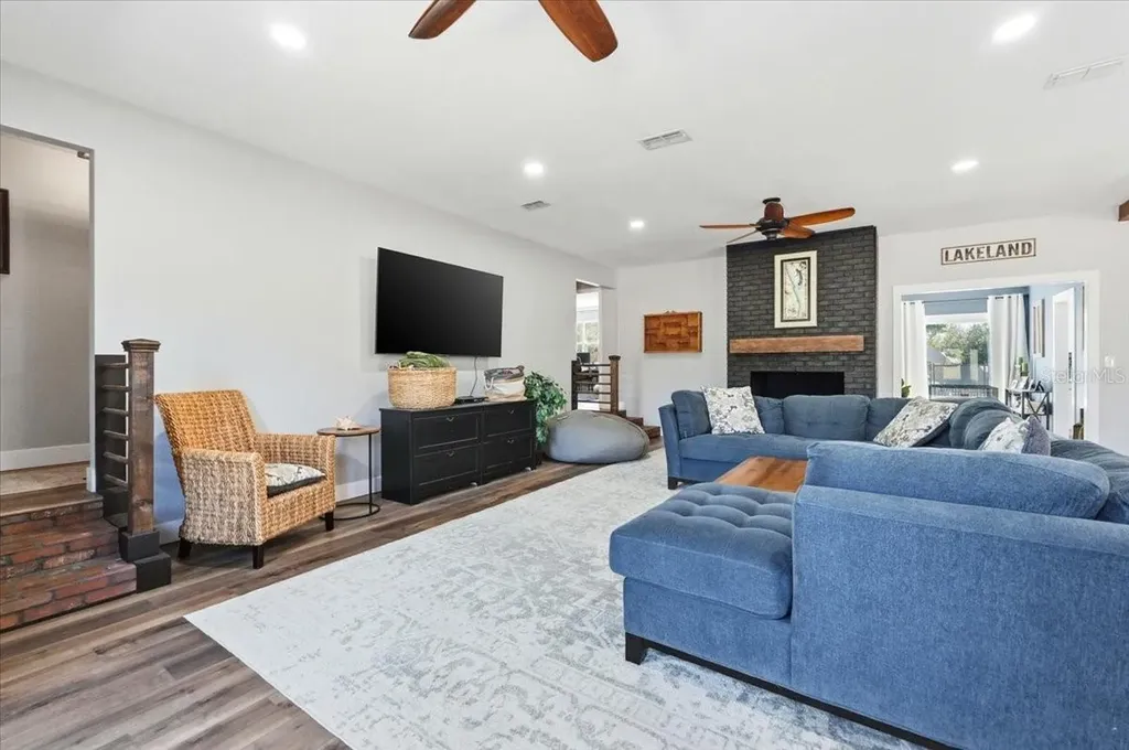 5225 Glenmore Drive Lakeland FL 33813