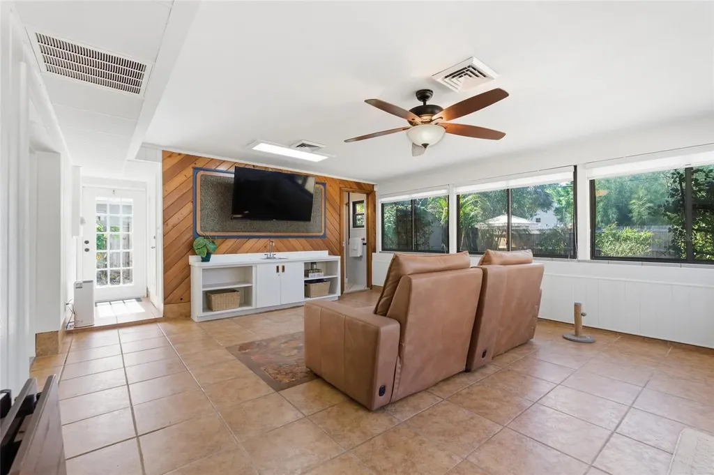 6960 52nd Way N Pinellas Park FL 33781