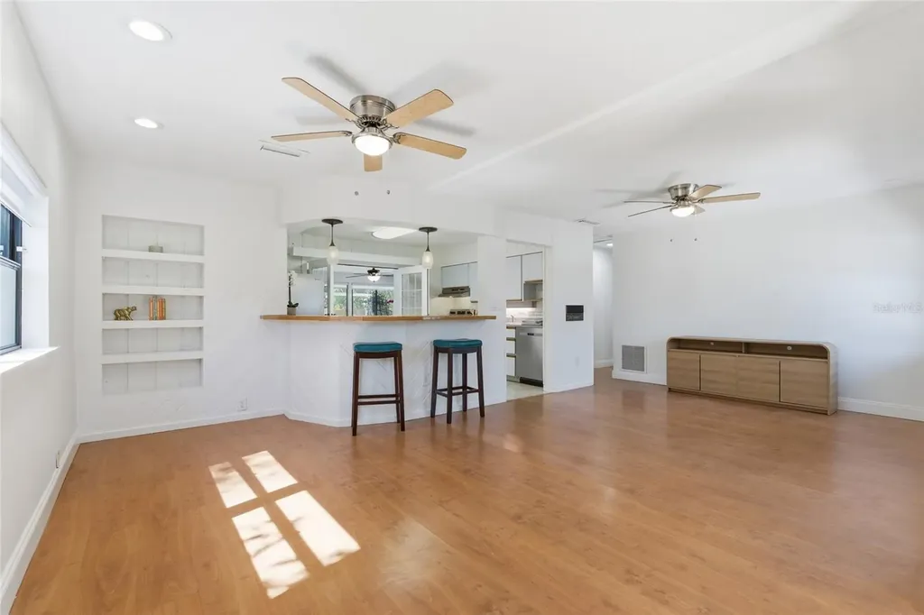 6960 52nd Way N Pinellas Park FL 33781