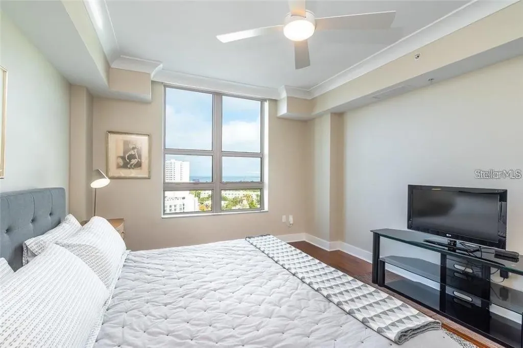 1350 Main Street Sarasota FL 34236