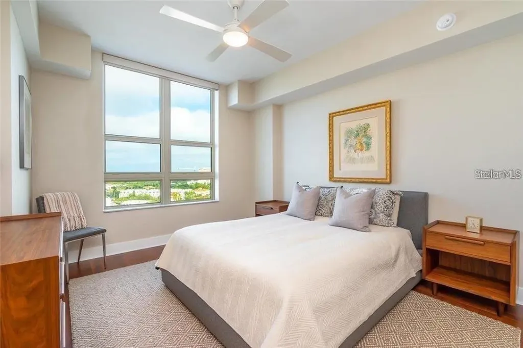 1350 Main Street Sarasota FL 34236