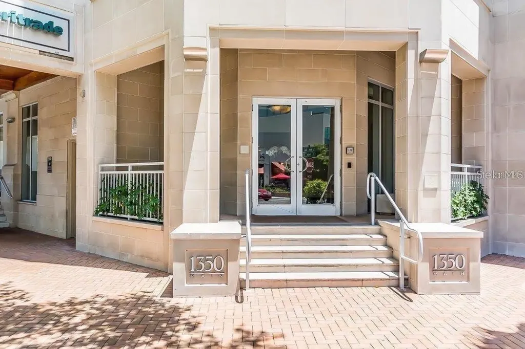 1350 Main Street Sarasota FL 34236